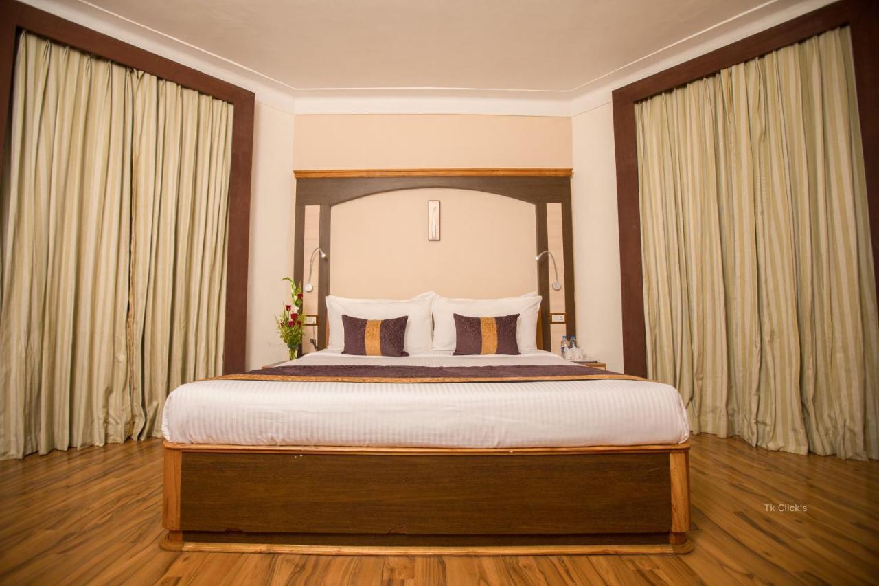 Hotel Kodai International Kodaikanal Quarto foto